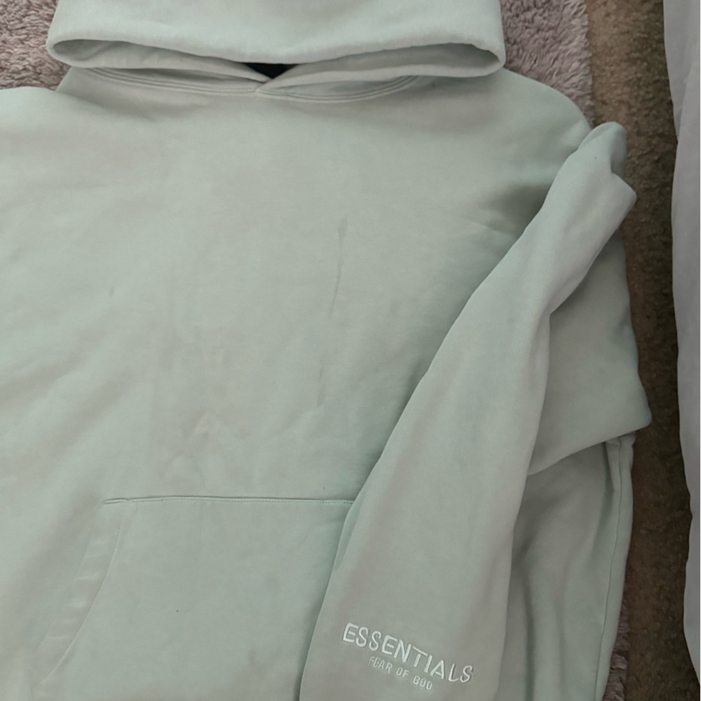 Sold Essentials Women's Hoodie - Light Green